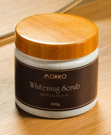 Glow Boost Whitening Scrub Nila With Mokko